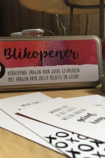 Cadeauartikelen>Spelen Blikopener voor stellen: verdiepende vragen over jullie relatie en geloof